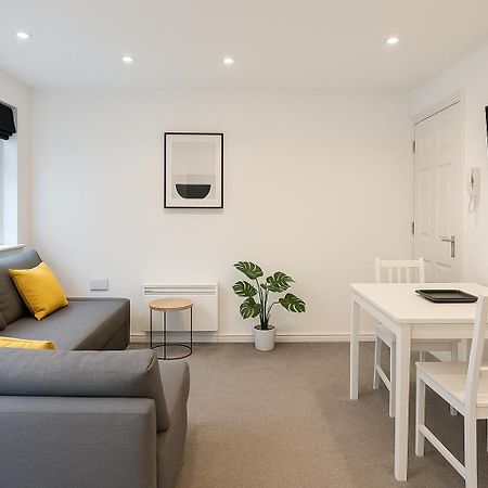 6 Person Apartment In City Centre Κάρντιφ Εξωτερικό φωτογραφία