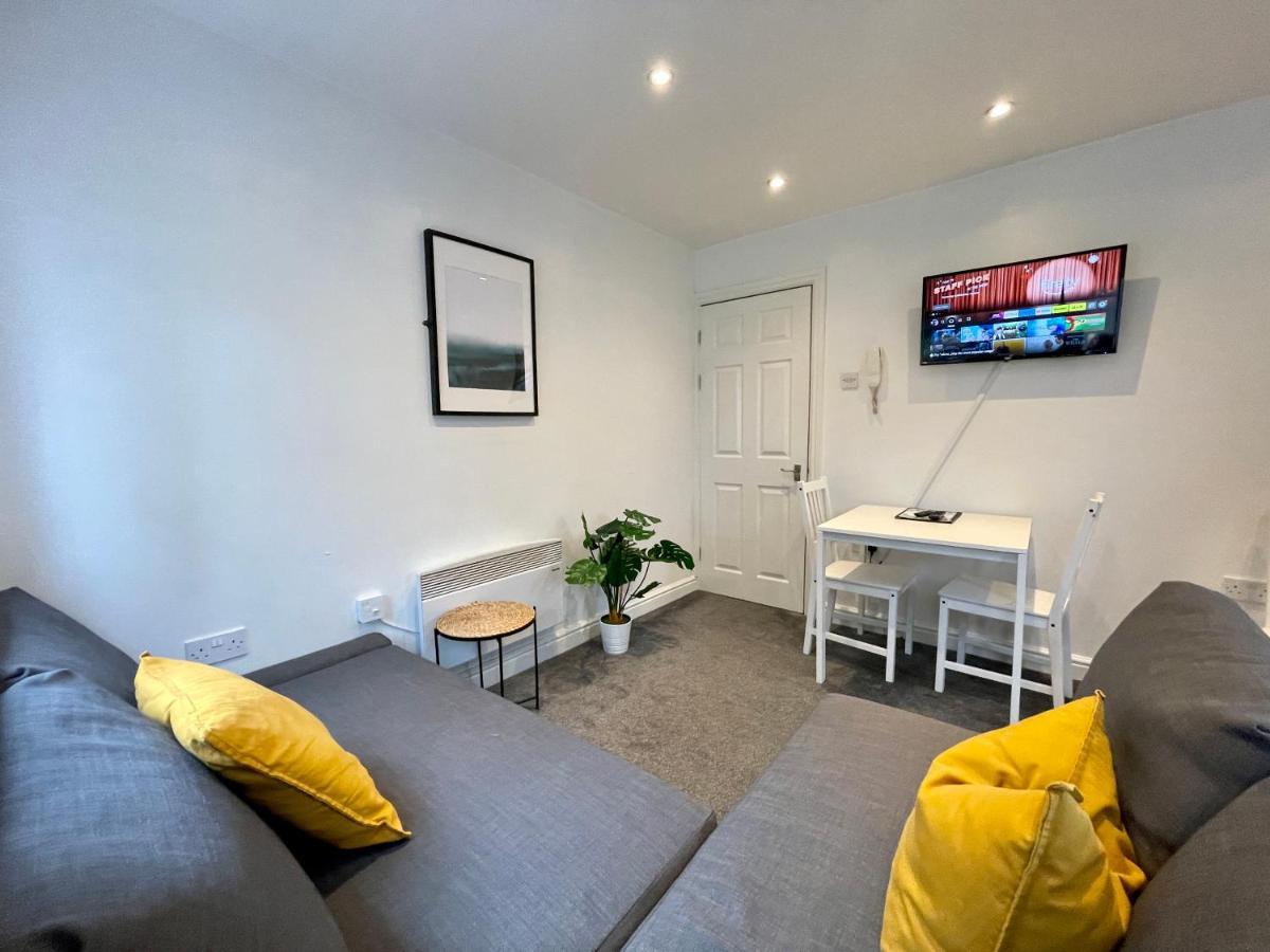 6 Person Apartment In City Centre Κάρντιφ Εξωτερικό φωτογραφία