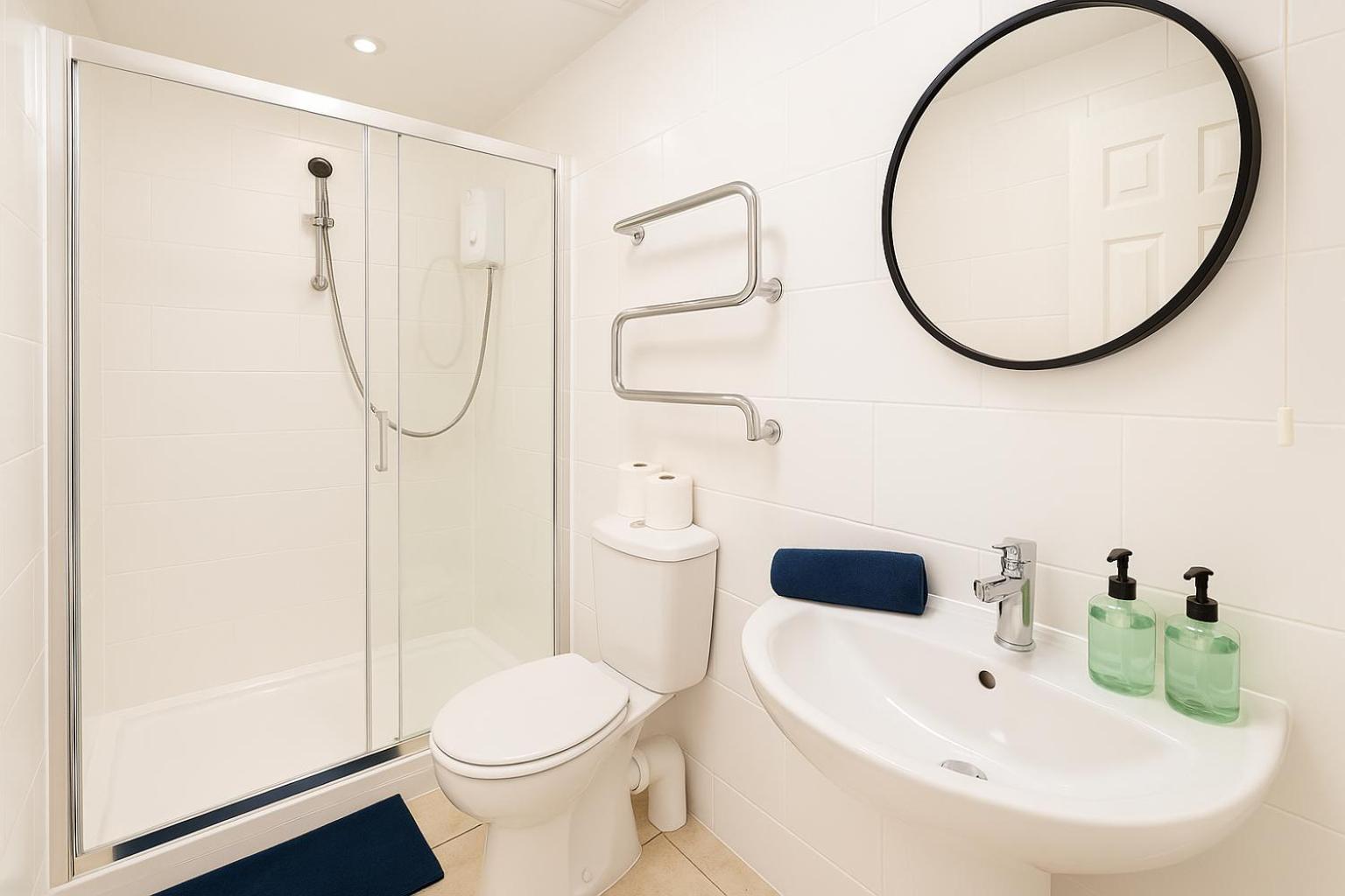 6 Person Apartment In City Centre Κάρντιφ Εξωτερικό φωτογραφία