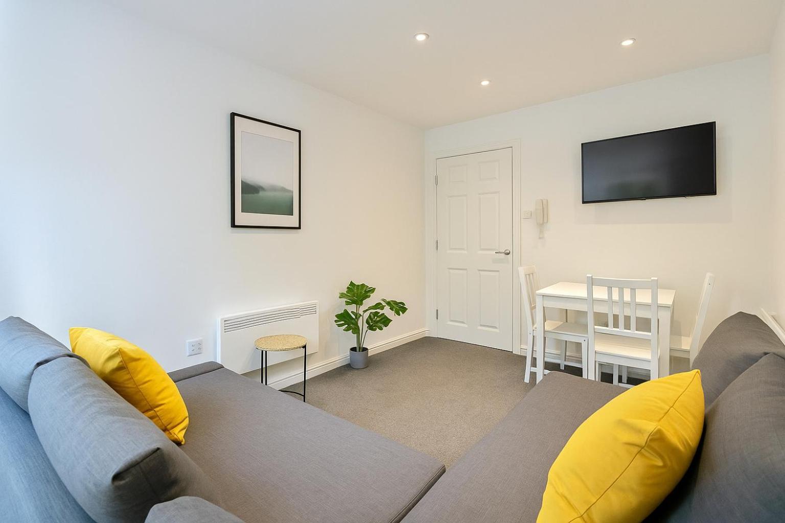 6 Person Apartment In City Centre Κάρντιφ Εξωτερικό φωτογραφία